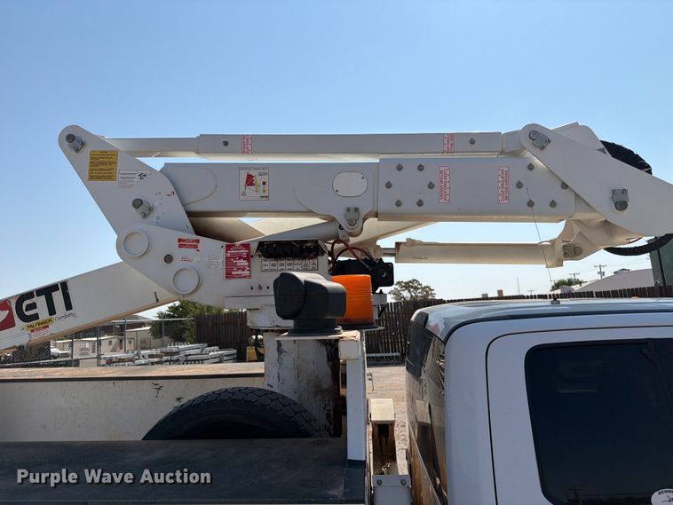 image for item EW8644 2017 Ford F-550 bucket truck