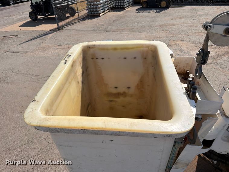 image for item EW8644 2017 Ford F-550 bucket truck