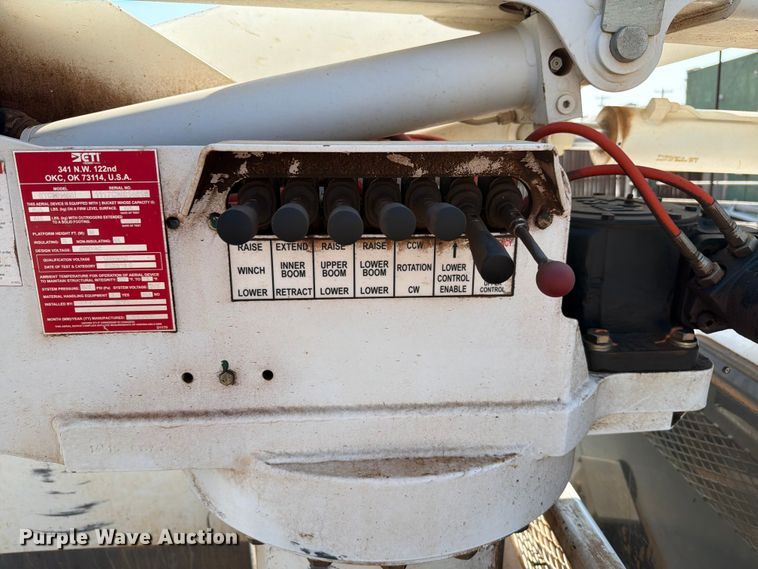 image for item EW8644 2017 Ford F-550 bucket truck