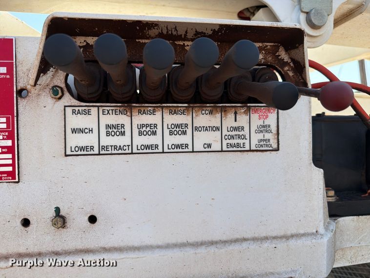 image for item EW8644 2017 Ford F-550 bucket truck