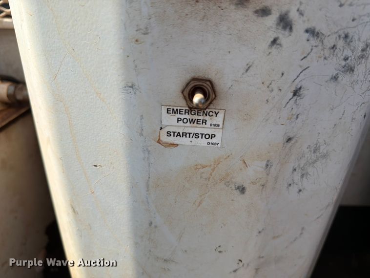 image for item EW8644 2017 Ford F-550 bucket truck