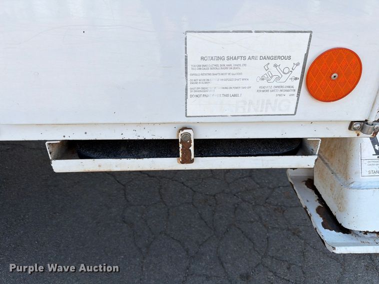 image for item EW8644 2017 Ford F-550 bucket truck