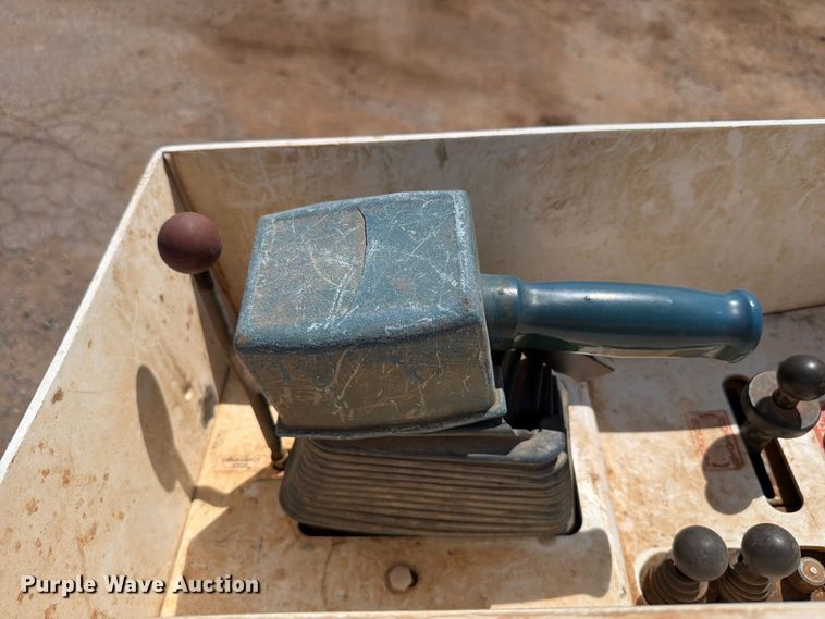 image for item EW8644 2017 Ford F-550 bucket truck