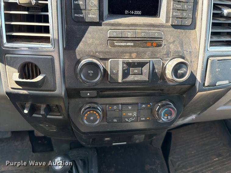 image for item EW8644 2017 Ford F-550 bucket truck