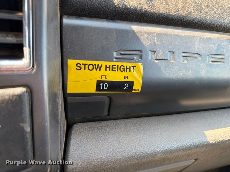 image for item EW8644 2017 Ford F-550 bucket truck