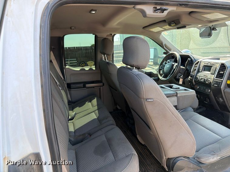image for item EW8644 2017 Ford F-550 bucket truck