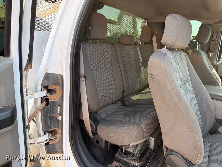image for item EW8644 2017 Ford F-550 bucket truck