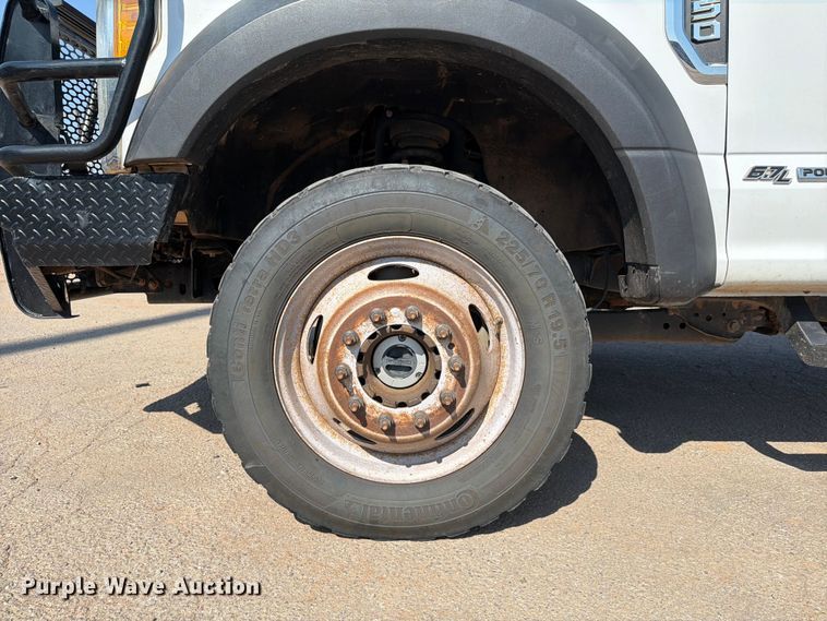 image for item EW8644 2017 Ford F-550 bucket truck