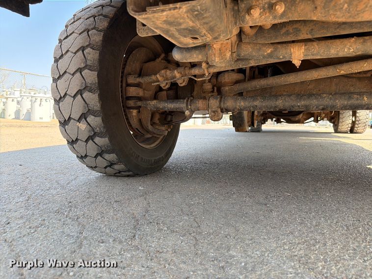 image for item EW8644 2017 Ford F-550 bucket truck