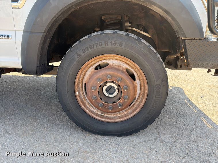 image for item EW8644 2017 Ford F-550 bucket truck
