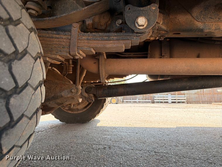 image for item EW8644 2017 Ford F-550 bucket truck