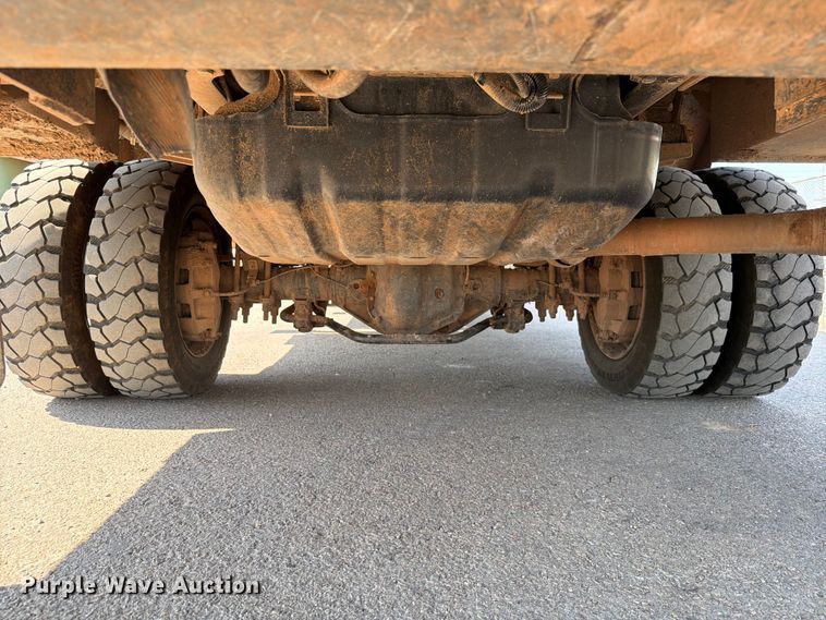 image for item EW8644 2017 Ford F-550 bucket truck