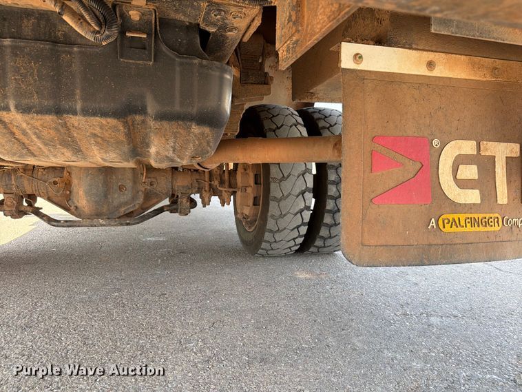 image for item EW8644 2017 Ford F-550 bucket truck