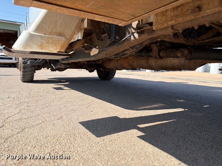 image for item EW8644 2017 Ford F-550 bucket truck