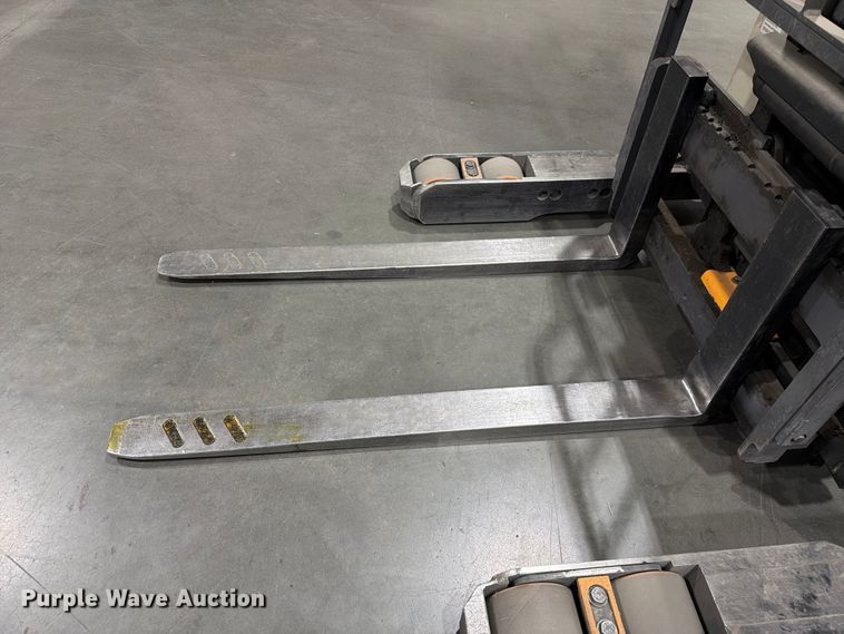 image for item EX0500 2019 Crown RM6025-45 reach truck