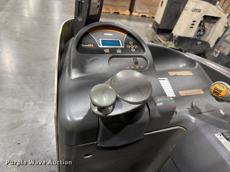 image for item EX0501 2019 Crown RM6025-45 reach truck