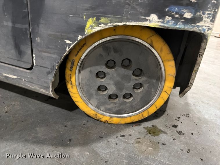 image for item EX0501 2019 Crown RM6025-45 reach truck