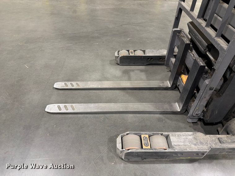 image for item EX0502 2019 Crown RM6025-45 reach truck