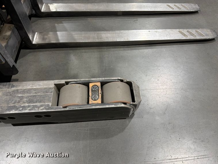 image for item EX0502 2019 Crown RM6025-45 reach truck