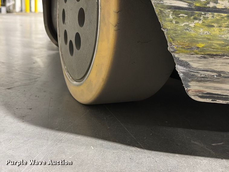 image for item EX0503 2019 Crown RM6025-45 reach truck