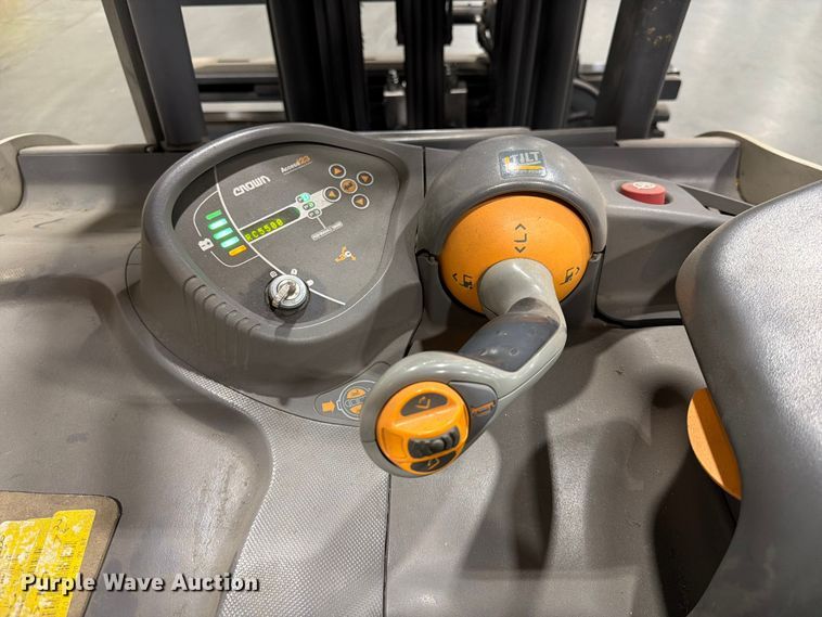 image for item EX0504 2018 Crown RC5545-40 forklift