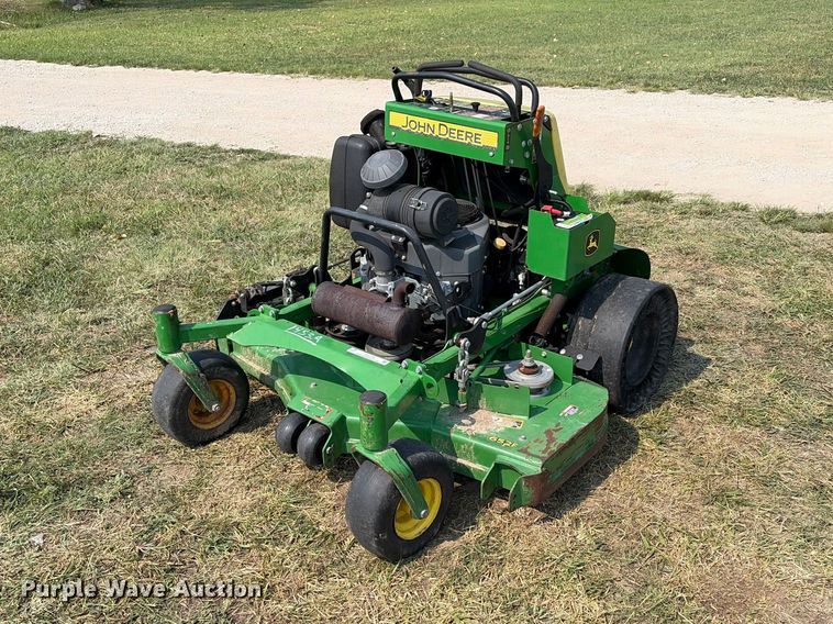 2020 John Deere 652R lawn mower