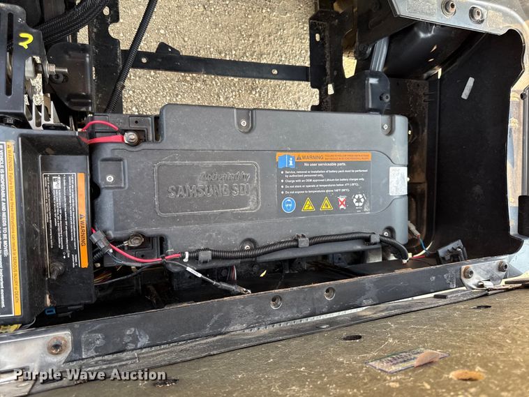 image for item EX2167 EZ-GO RXV Elite golf cart