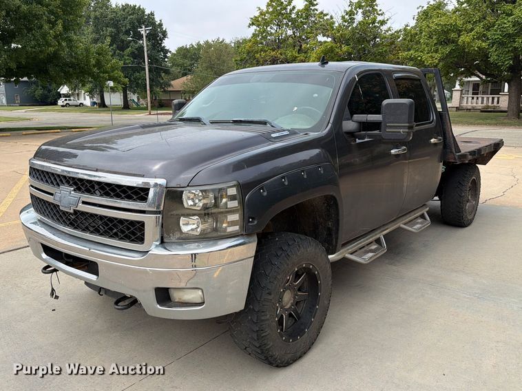 2011 Chevrolet Silverado 2500HD Crew Cab flatbed pickup truck