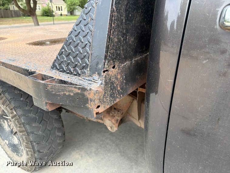 image for item EX4104 2011 Chevrolet Silverado 2500HD Crew Cab flatbed pickup truck
