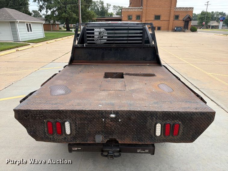 image for item EX4104 2011 Chevrolet Silverado 2500HD Crew Cab flatbed pickup truck