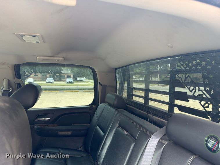 image for item EX4104 2011 Chevrolet Silverado 2500HD Crew Cab flatbed pickup truck