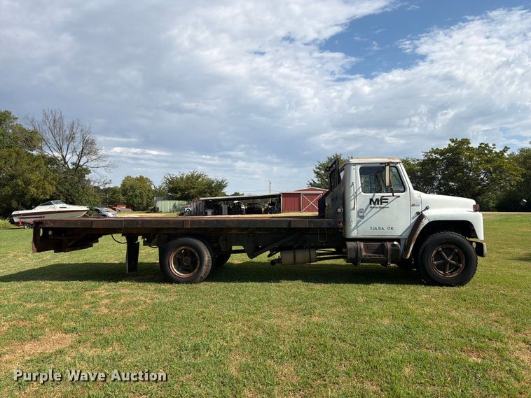 image for item EX4133 1980 International 1754 rollback truck