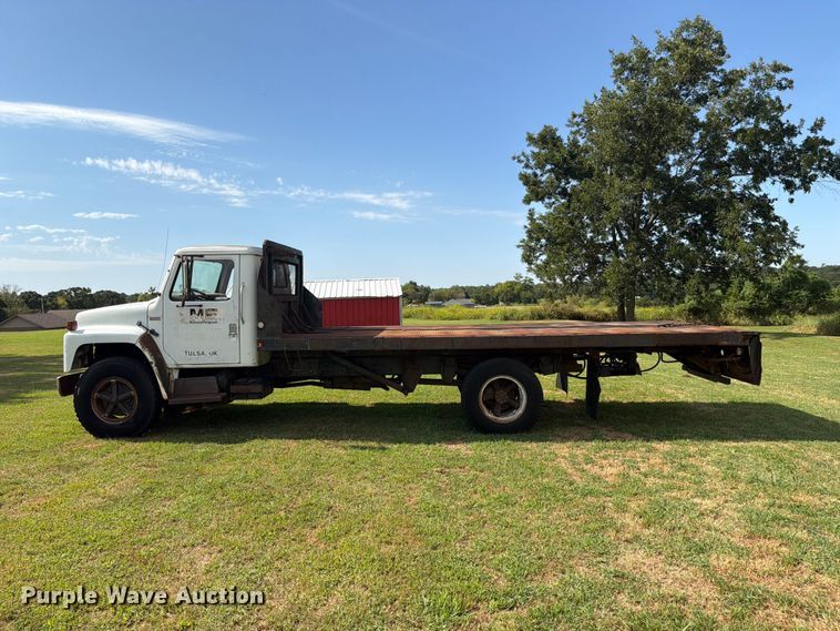 image for item EX4133 1980 International 1754 rollback truck