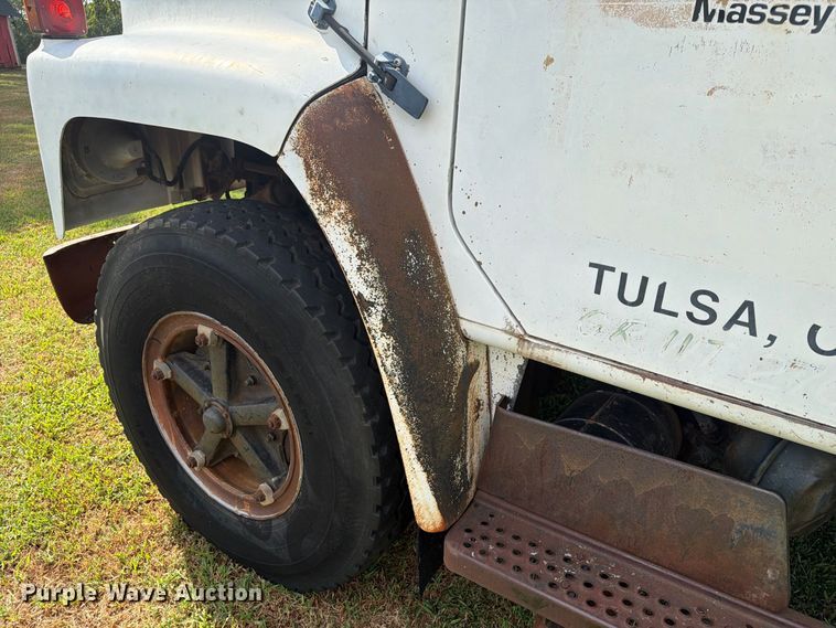 image for item EX4133 1980 International 1754 rollback truck