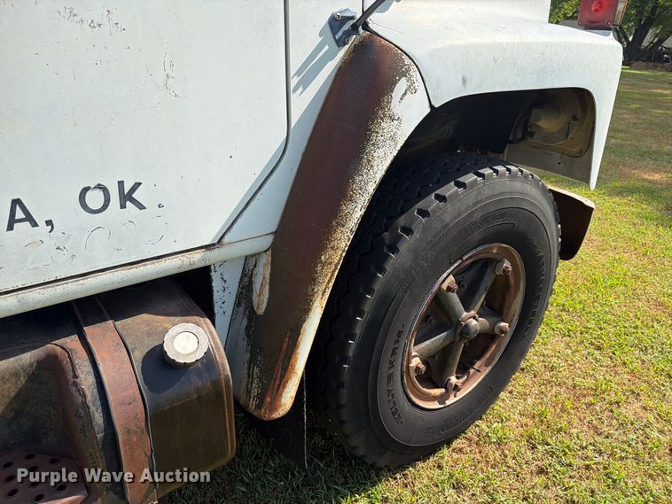 image for item EX4133 1980 International 1754 rollback truck