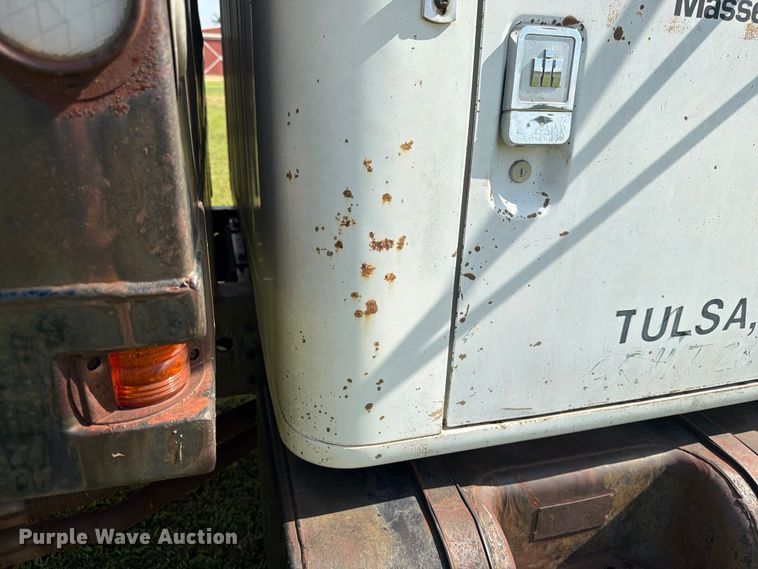 image for item EX4133 1980 International 1754 rollback truck
