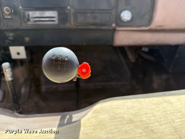 image for item EX4133 1980 International 1754 rollback truck