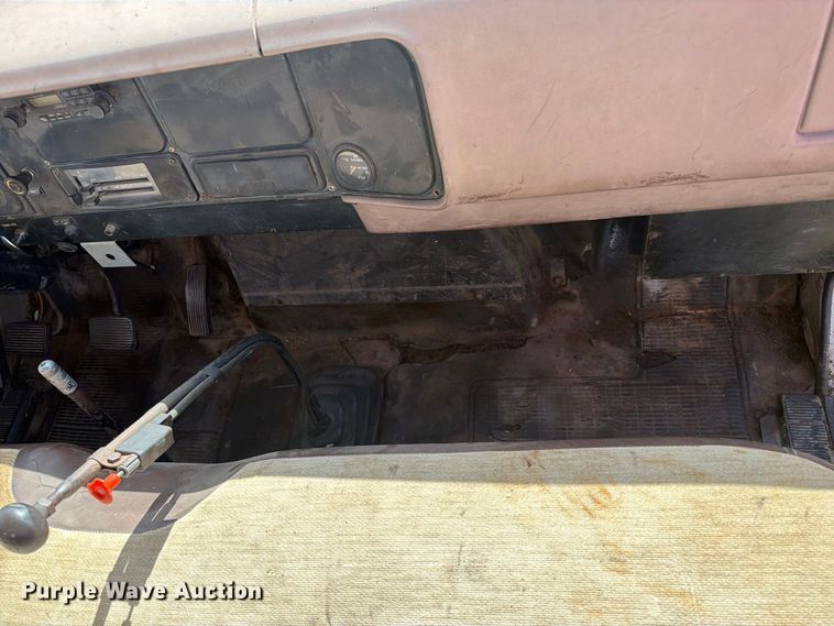 image for item EX4133 1980 International 1754 rollback truck