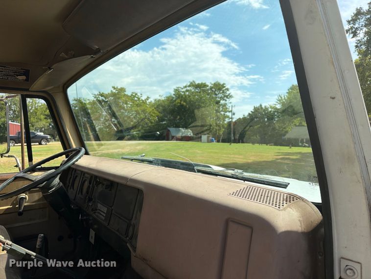 image for item EX4133 1980 International 1754 rollback truck
