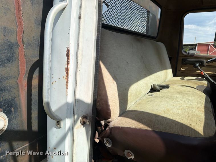 image for item EX4133 1980 International 1754 rollback truck