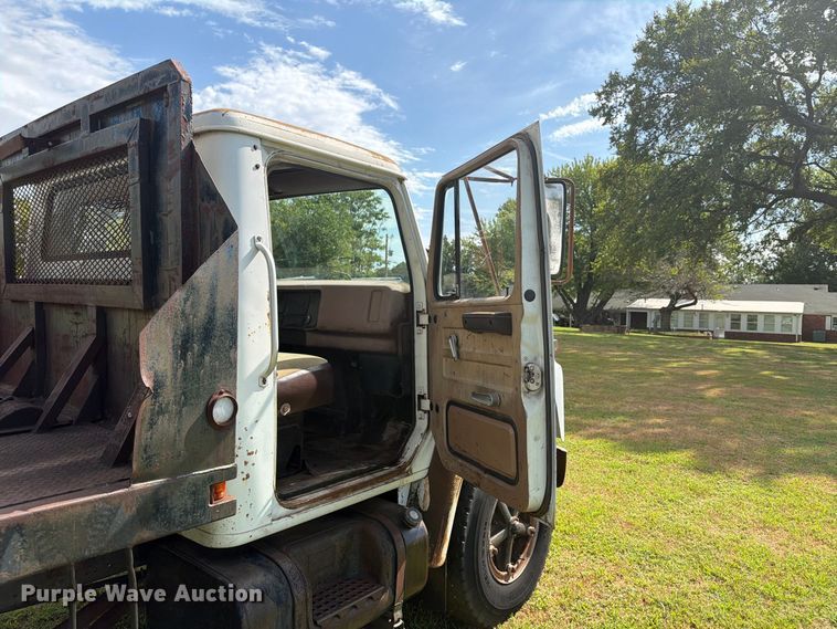 image for item EX4133 1980 International 1754 rollback truck