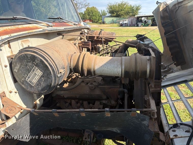 image for item EX4133 1980 International 1754 rollback truck