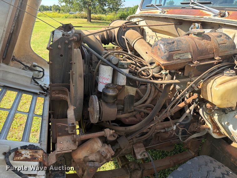 image for item EX4133 1980 International 1754 rollback truck