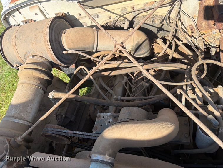 image for item EX4133 1980 International 1754 rollback truck