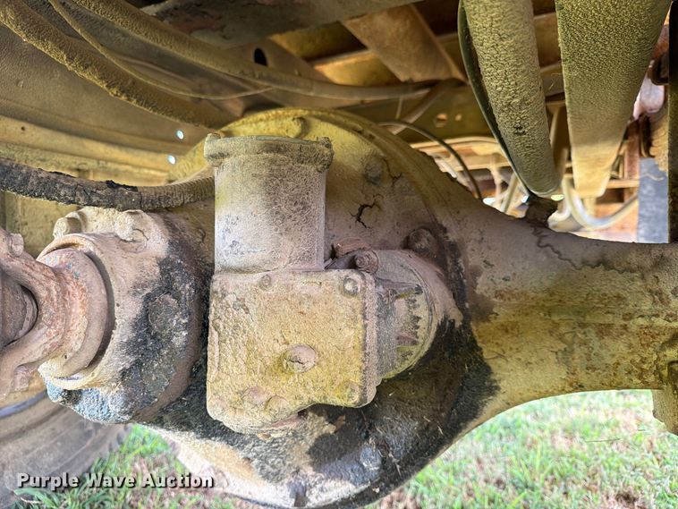 image for item EX4133 1980 International 1754 rollback truck