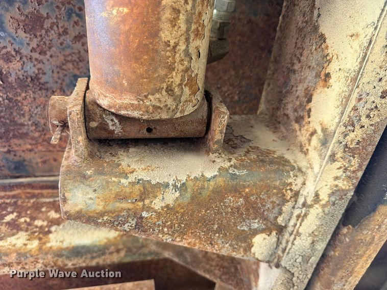 image for item EX4133 1980 International 1754 rollback truck