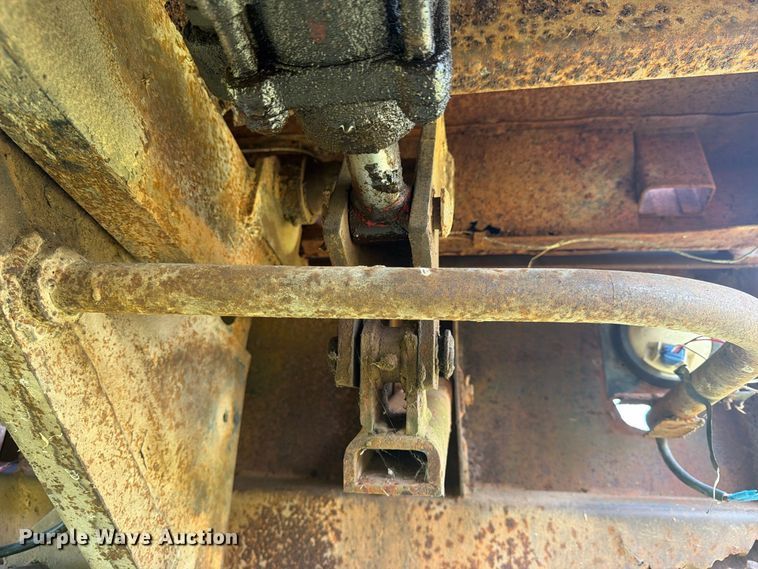 image for item EX4133 1980 International 1754 rollback truck