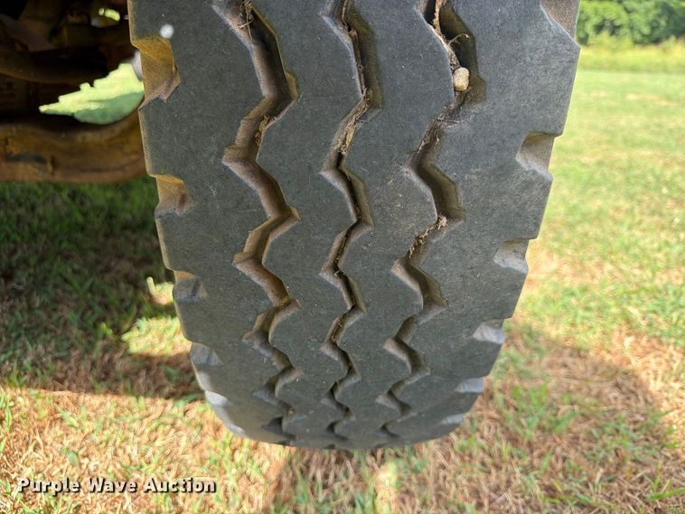image for item EX4133 1980 International 1754 rollback truck