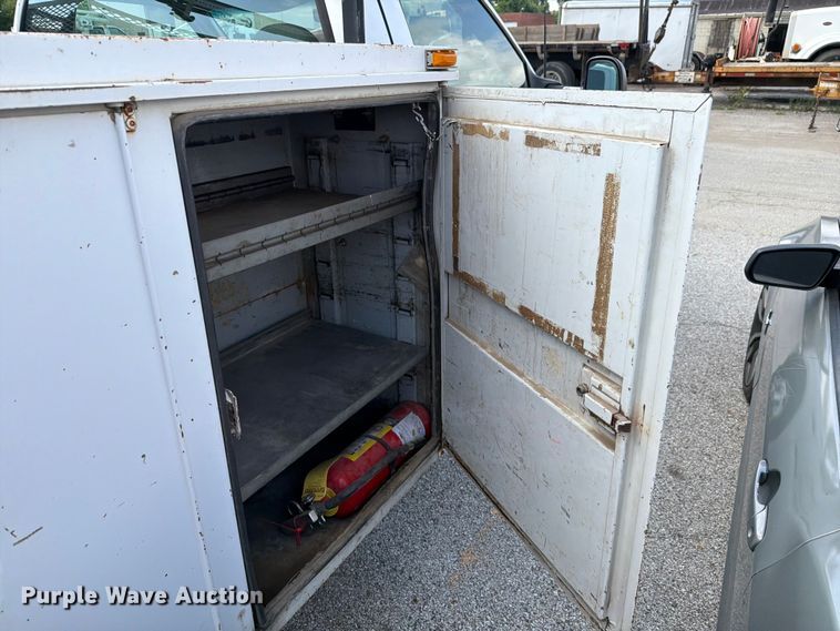 image for item EX4547 2000 Ford F350 Super Duty utility bed pickup truck