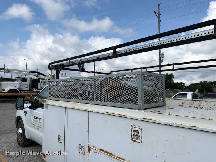 image for item EX4547 2000 Ford F350 Super Duty utility bed pickup truck